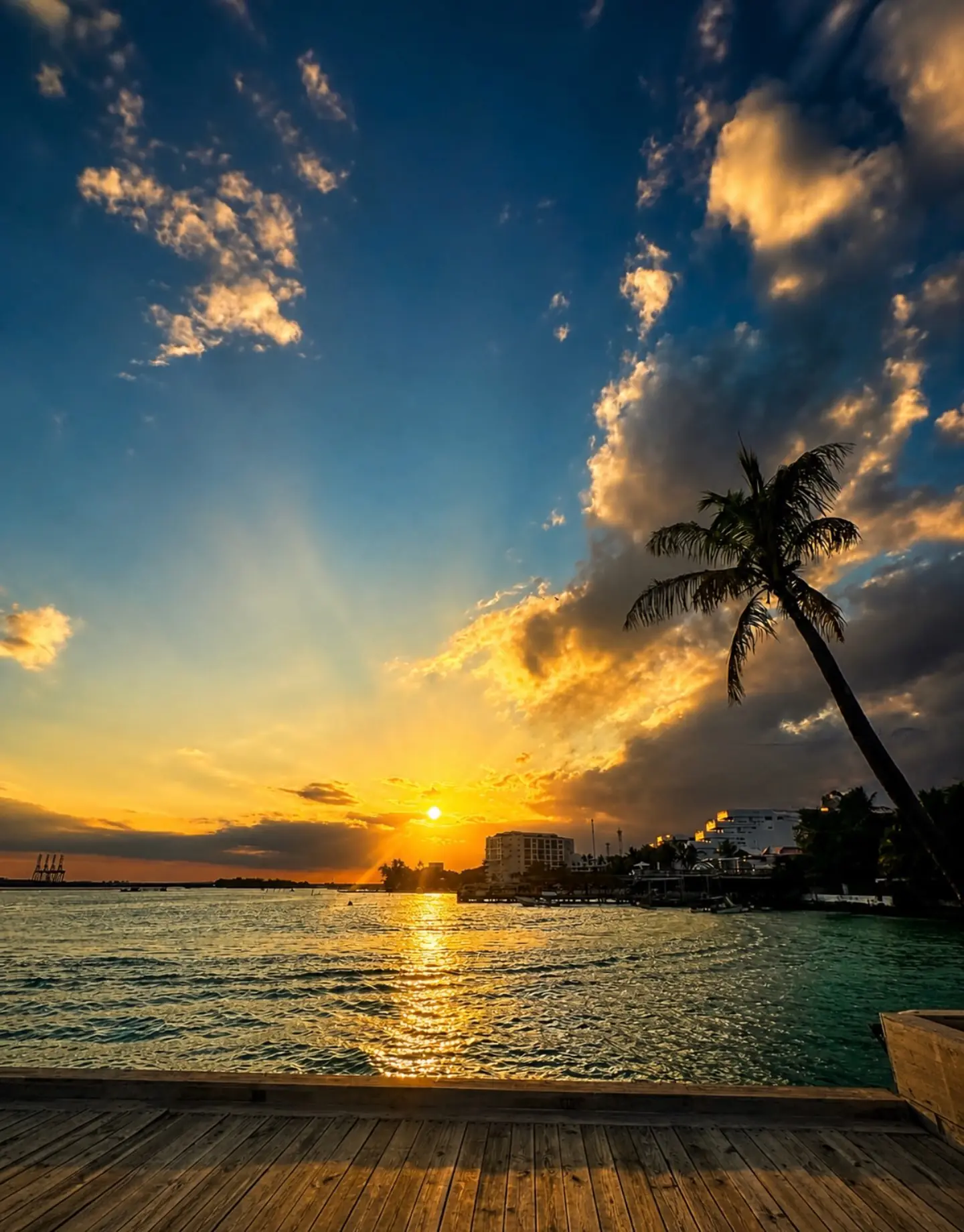 Boca Marina Restaurant & Lounge